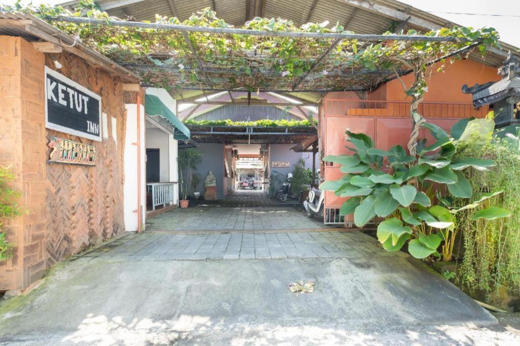 Oyo 3775 Ketut Inn Pesanggaran المظهر الخارجي الصورة